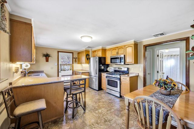 48 Maple Street, Buzzards Bay, MA 02532