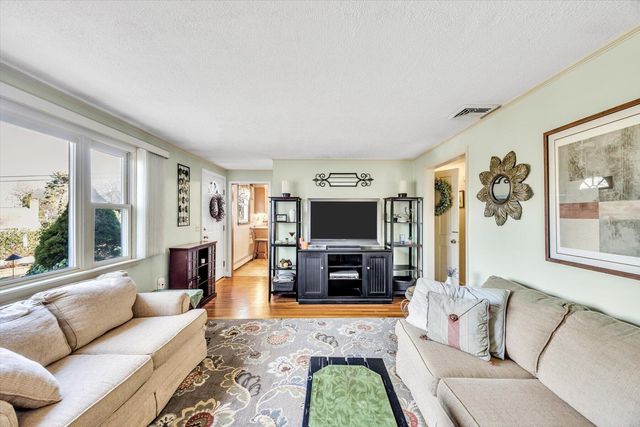 48 Maple Street, Buzzards Bay, MA 02532