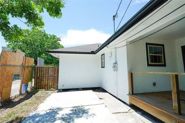 1222 Logan Ave, Corpus Christi, TX 78404