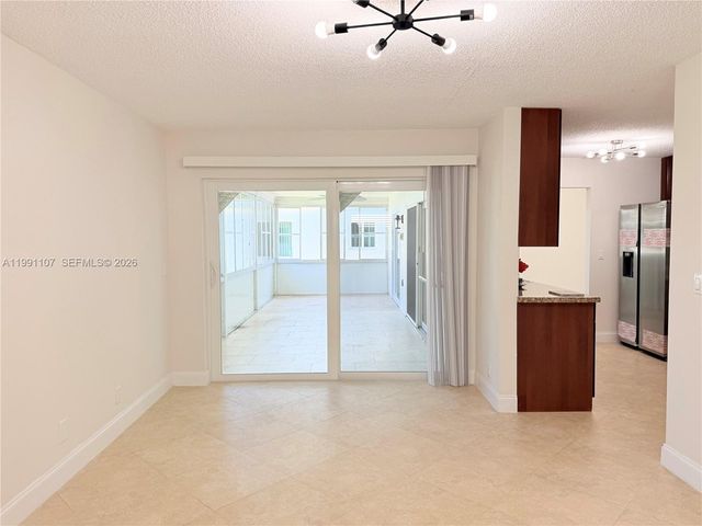 8581 NW 17th St, Plantation, FL 33322