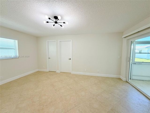 8581 NW 17th St, Plantation, FL 33322