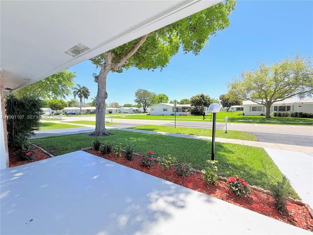 8581 NW 17th St, Plantation, FL 33322