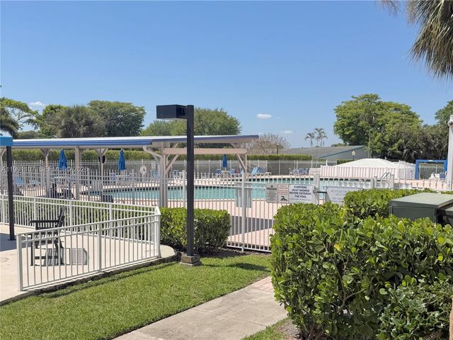 8581 NW 17th St, Plantation, FL 33322