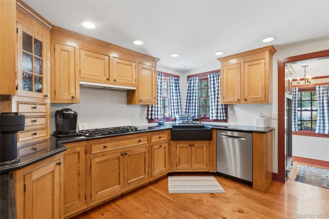 211 Berry Hill Road, Syosset, NY 11791