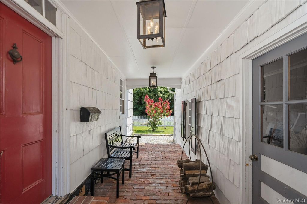 211 Berry Hill Road, Syosset, NY 11791 — photo 3