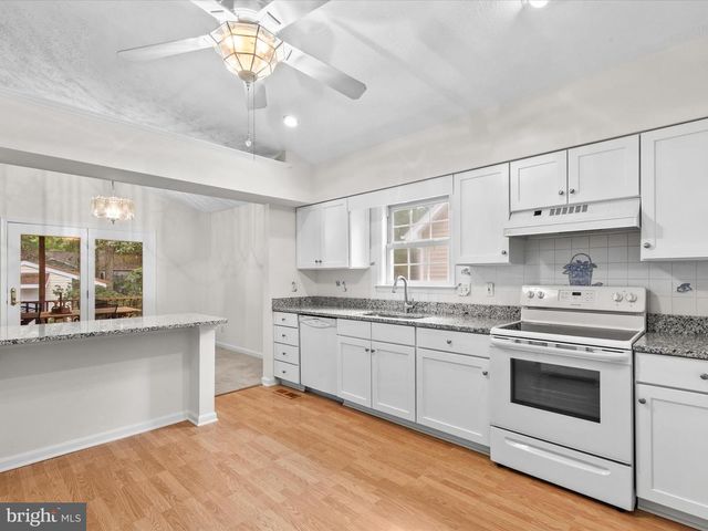 33 PINEHURST RD, Berlin, MD 21811