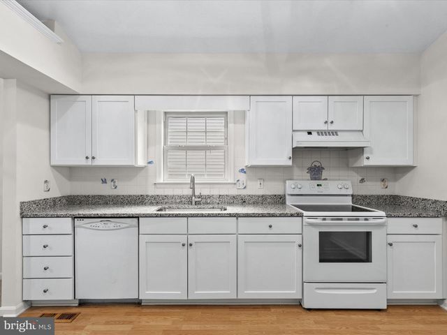 33 PINEHURST RD, Berlin, MD 21811