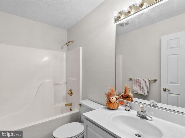 33 PINEHURST RD, Berlin, MD 21811