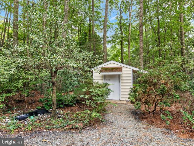 33 PINEHURST RD, Berlin, MD 21811