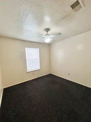 333 Ware Drive, Grand Prairie, TX 75051