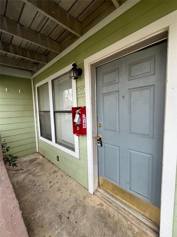 333 Ware Drive, Grand Prairie, TX 75051