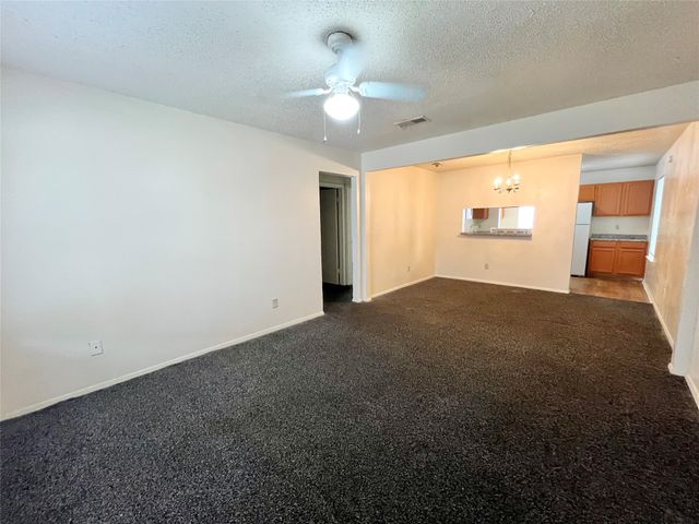 333 Ware Drive, Grand Prairie, TX 75051