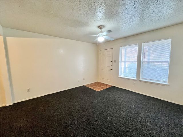 333 Ware Drive, Grand Prairie, TX 75051