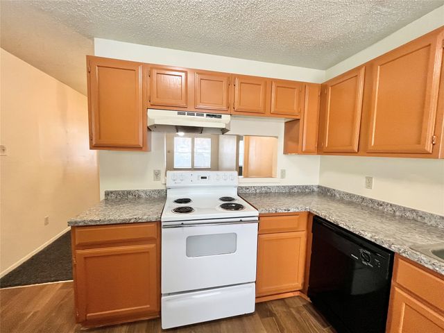 333 Ware Drive, Grand Prairie, TX 75051