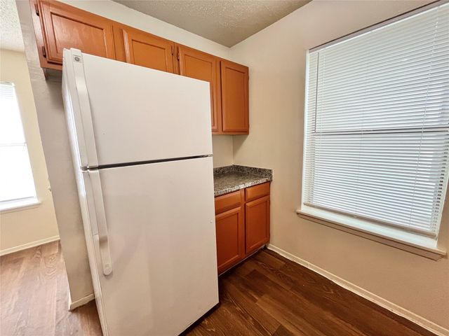 333 Ware Drive, Grand Prairie, TX 75051