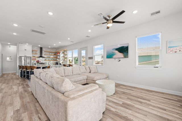1003 Seashell Drive, Surfside Beach, TX 77541
