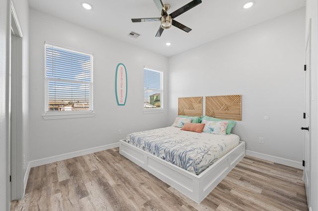 1003 Seashell Drive, Surfside Beach, TX 77541
