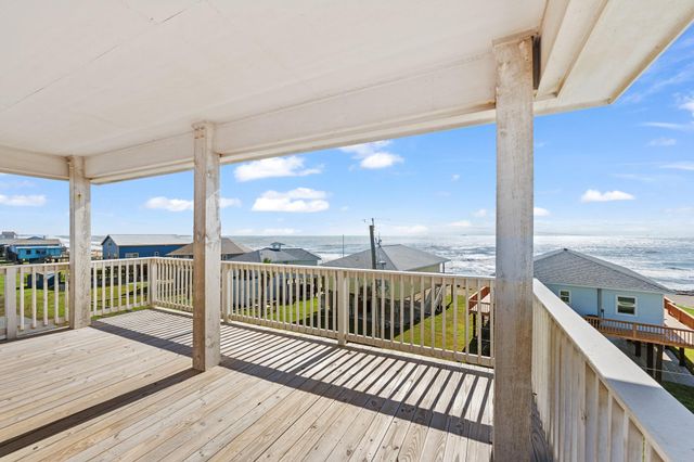 1003 Seashell Drive, Surfside Beach, TX 77541