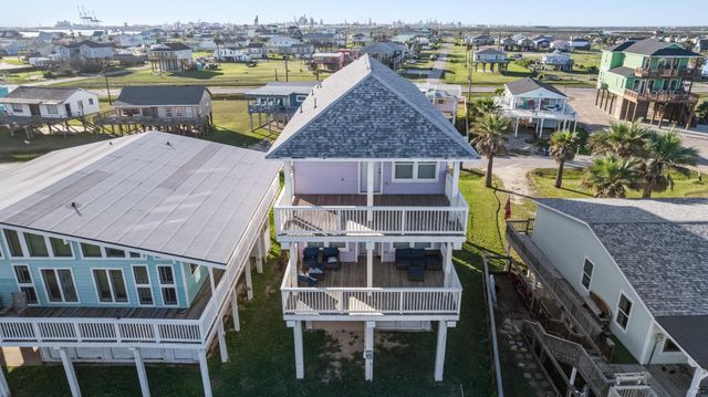 1003 Seashell Drive, Surfside Beach, TX 77541