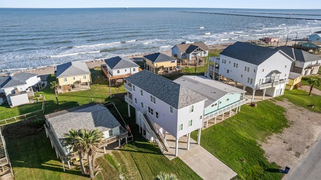 1003 Seashell Drive, Surfside Beach, TX 77541