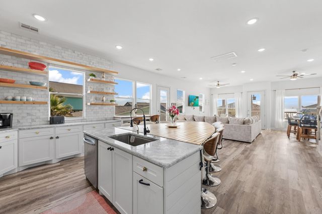 1003 Seashell Drive, Surfside Beach, TX 77541