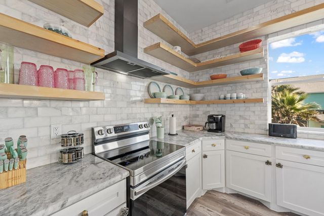 1003 Seashell Drive, Surfside Beach, TX 77541