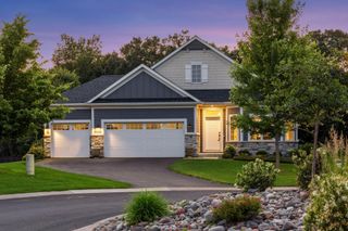 2157 Oakgrove Court, Hudson, WI 54016