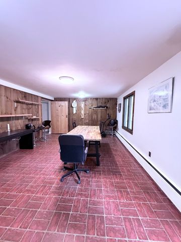 195 Grove Street B, Cambridge, MA 02138