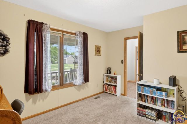 4205 SE Illinois AVE, Topeka, KS 66609