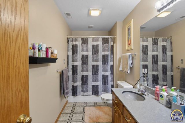 4205 SE Illinois AVE, Topeka, KS 66609