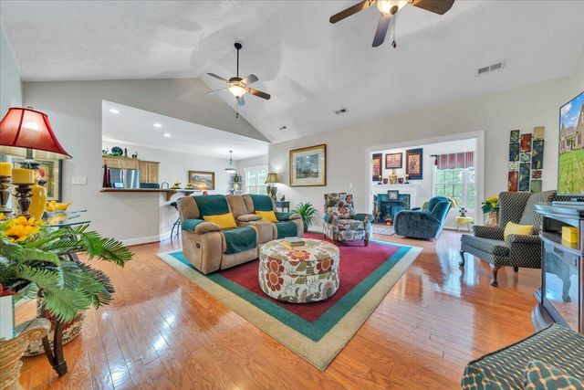 4447 Bonsack RD, Roanoke, VA 24012