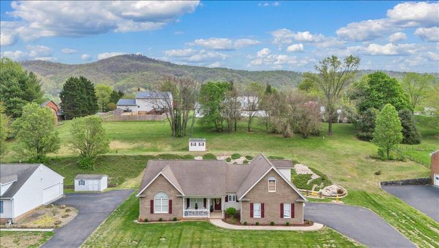 4447 Bonsack RD, Roanoke, VA 24012