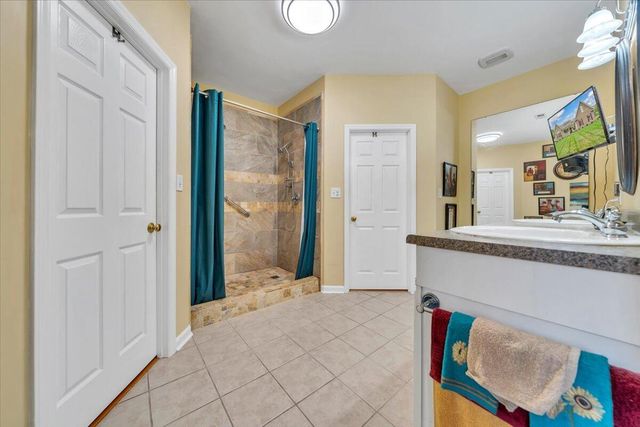 4447 Bonsack RD, Roanoke, VA 24012