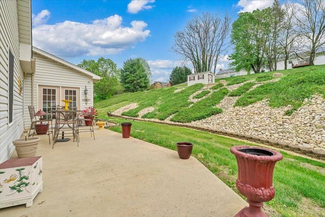 4447 Bonsack RD, Roanoke, VA 24012