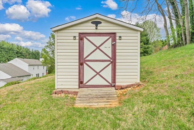 4447 Bonsack RD, Roanoke, VA 24012