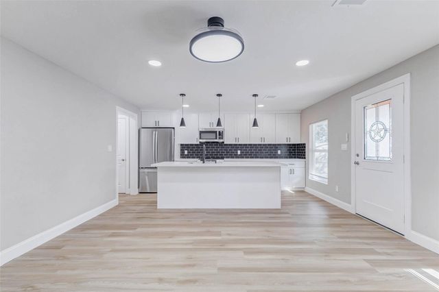 1054 Dewalt Street, Houston, TX 77088