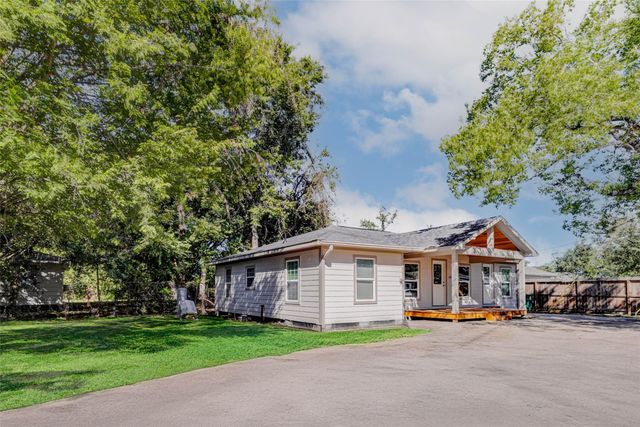 1054 Dewalt Street, Houston, TX 77088