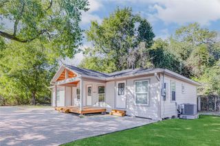 1054 Dewalt Street, Houston, TX 77088