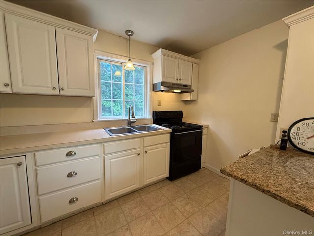 109 Shenandoah Road, Hopewell Junction, NY 12533