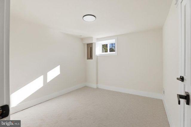 5621 HAWTHORNE ST, Landover, MD 20785