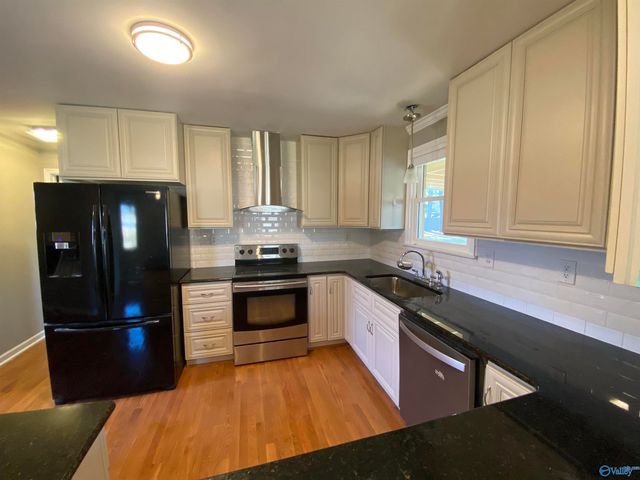 6407 NW Robinhood Lane, Huntsville, AL 35806