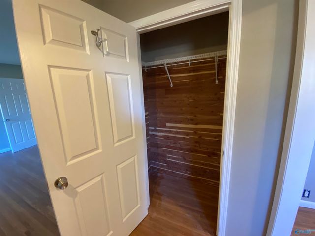 6407 NW Robinhood Lane, Huntsville, AL 35806