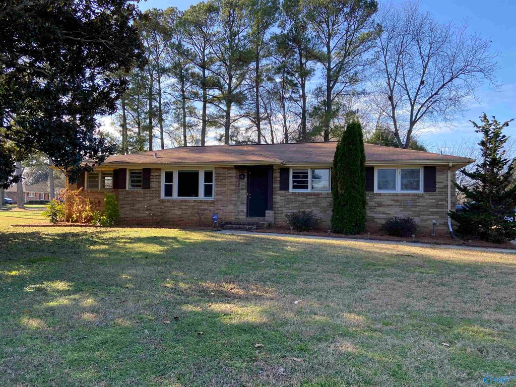 6407 NW Robinhood Lane, Huntsville, AL 35806