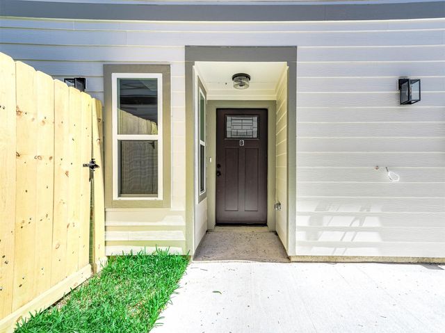 2018 Hampton Street B, Houston, TX 77088