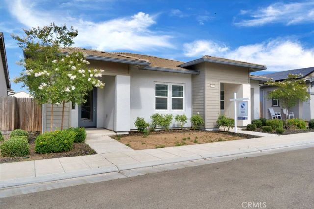 390 Traverse South, Madera, CA 93636