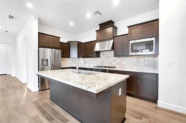 390 Traverse South, Madera, CA 93636