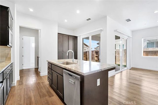 390 Traverse South, Madera, CA 93636