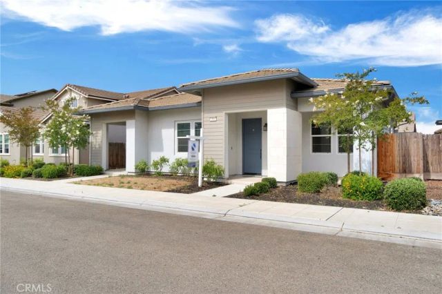 390 Traverse South, Madera, CA 93636