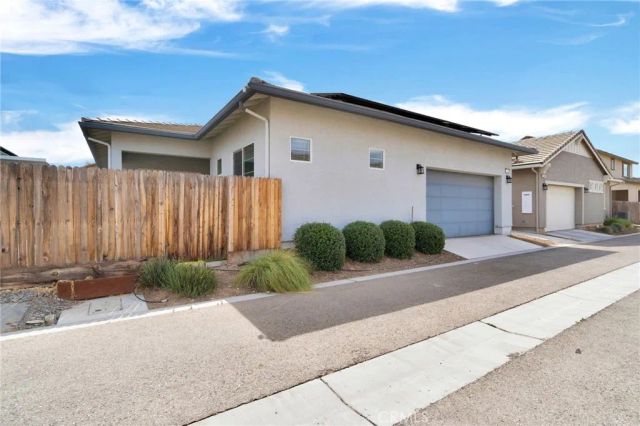390 Traverse South, Madera, CA 93636