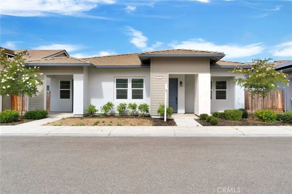 390 Traverse South, Madera, CA 93636